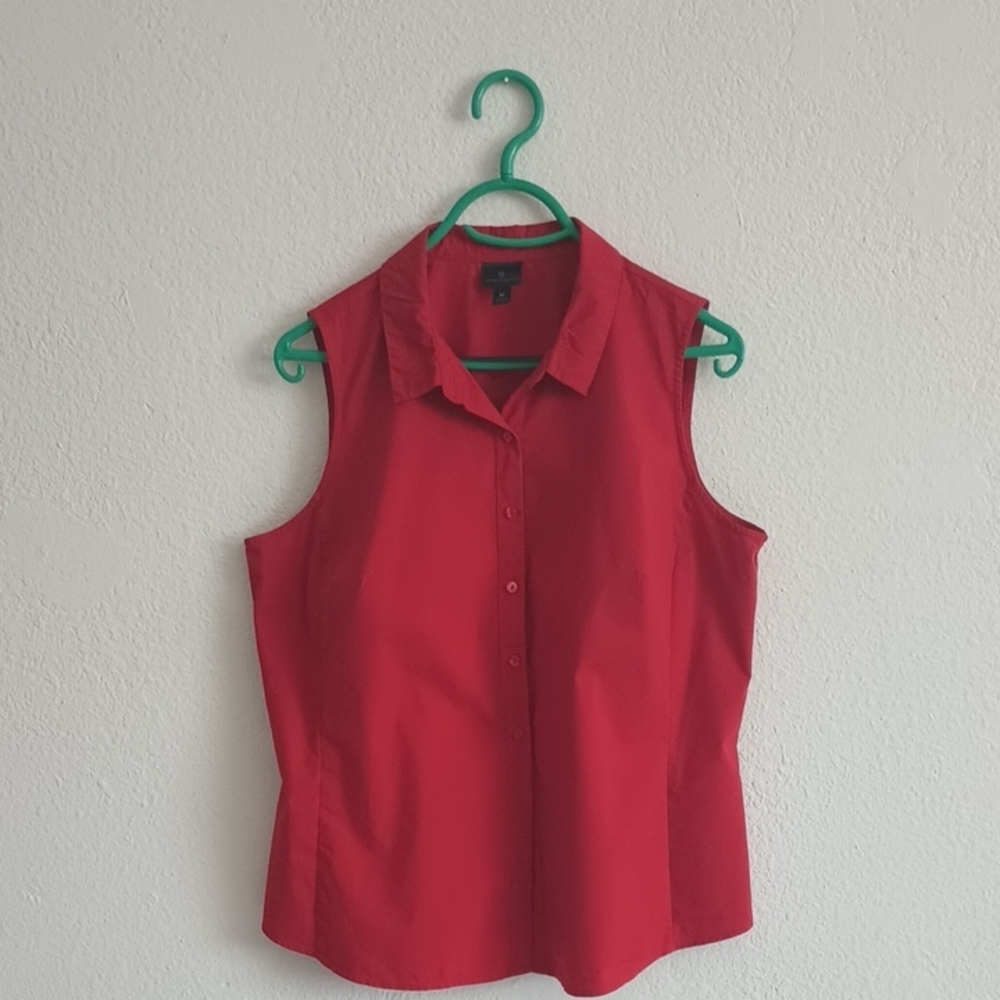 Worthington Red Sleeveless Button Down Shirt